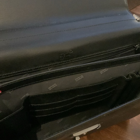 Montblanc leather briefcase with silver clasp and pockets inside - Picture 8 of 10